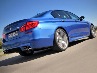 Illustration for article titled 2012 BMW M5: First Photos